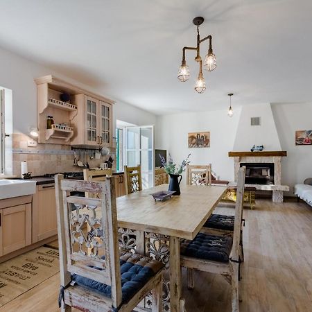 Holiday Home Rustic Kraljici Экстерьер фото
